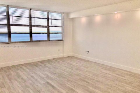 Condominio en alquiler en Miami, Florida, 46.45 m2 № 2086147 - foto 17