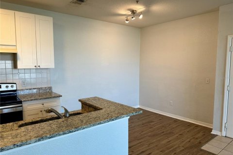Condo in Orlando, Florida, 1 bedroom  № 1905066 - photo 4