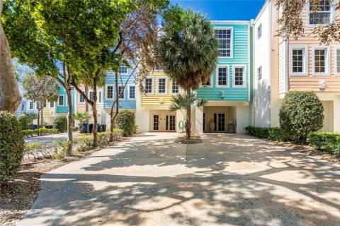 Townhouse in Key Largo, Florida 4 bedrooms, 233 sq.m. № 1868418 - photo 14