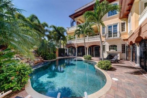 Casa en venta en Clearwater, Florida, 5 dormitorios, 674.56 m2 № 2200898 - foto 21