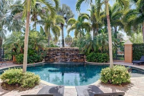 Casa en venta en Clearwater, Florida, 5 dormitorios, 674.56 m2 № 2200898 - foto 20