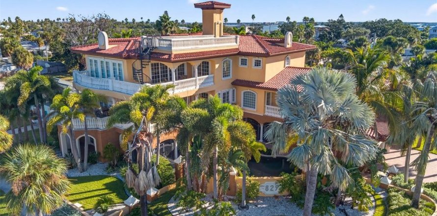Casa en Clearwater, Florida 5 dormitorios, 674.56 m2 № 2200898
