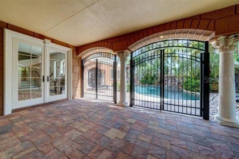 Casa en venta en Clearwater, Florida, 5 dormitorios, 674.56 m2 № 2200898 - foto 2