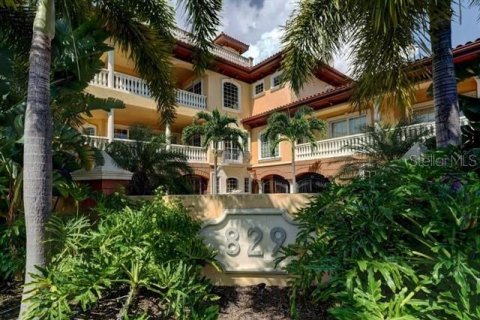Casa en venta en Clearwater, Florida, 5 dormitorios, 674.56 m2 № 2200898 - foto 19