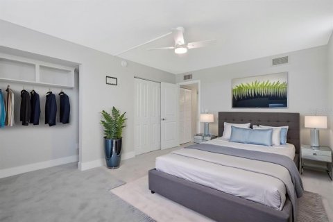 Condo in South Pasadena, Florida, 2 bedrooms  № 2428875 - photo 27