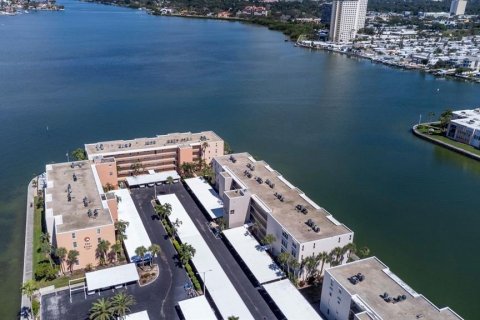 Condo in South Pasadena, Florida, 2 bedrooms  № 2428875 - photo 4