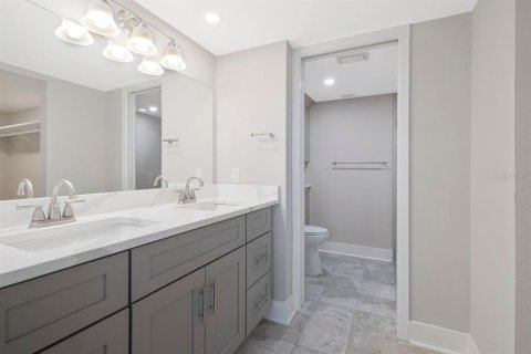 Condo in South Pasadena, Florida, 2 bedrooms  № 2428875 - photo 24