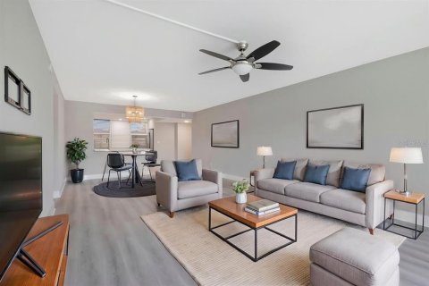 Condo in South Pasadena, Florida, 2 bedrooms  № 2428875 - photo 12