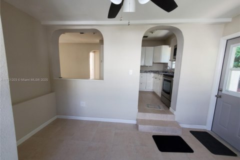 Immobilier commercial à vendre à Miami, Floride: 109.25 m2 № 1985229 - photo 10