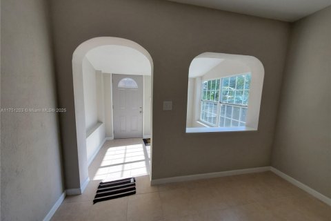 Immobilier commercial à vendre à Miami, Floride: 109.25 m2 № 1985229 - photo 9