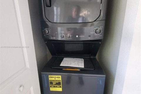 Immobilier commercial à vendre à Miami, Floride: 109.25 m2 № 1985229 - photo 18