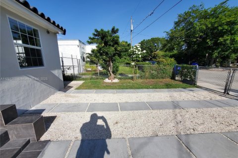 Immobilier commercial à vendre à Miami, Floride: 109.25 m2 № 1985229 - photo 6