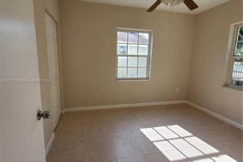 Immobilier commercial à vendre à Miami, Floride: 109.25 m2 № 1985229 - photo 27