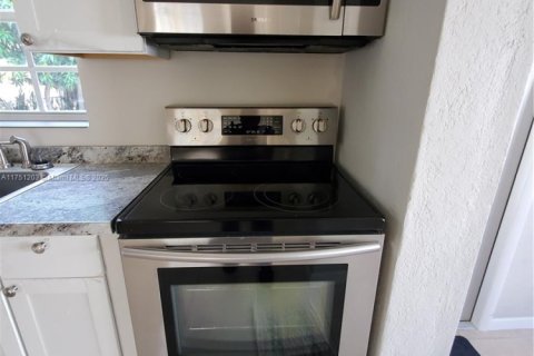 Immobilier commercial à vendre à Miami, Floride: 109.25 m2 № 1985229 - photo 16