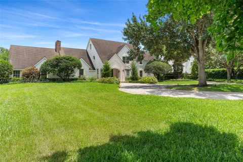 House in Southwest Ranches, Florida 5 bedrooms, 503.9 sq.m. № 1738580 - photo 6