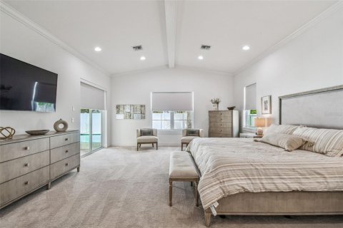 House in Tampa, Florida 5 bedrooms, 392.7 sq.m. № 1909720 - photo 6