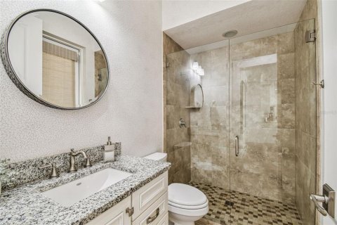 House in Tampa, Florida 5 bedrooms, 392.7 sq.m. № 1909720 - photo 30