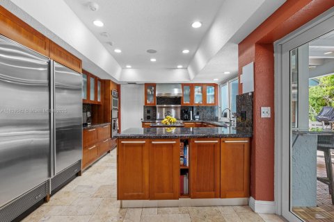 House in Pinecrest, Florida 4 bedrooms, 312.99 sq.m. № 1801076 - photo 2
