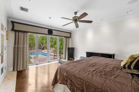 House in Pinecrest, Florida 4 bedrooms, 312.99 sq.m. № 1801076 - photo 7