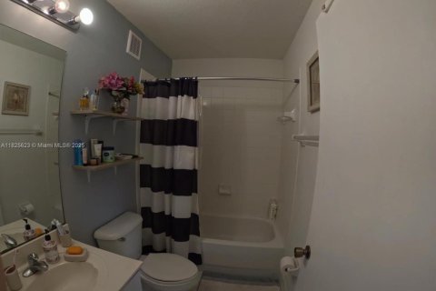 Condo in Homestead, Florida, 2 bedrooms  № 1938176 - photo 24