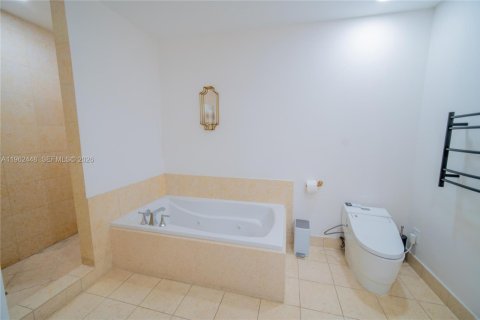 Condominio en venta en Aventura, Florida, 2 dormitorios, 116.78 m2 № 2024074 - foto 10