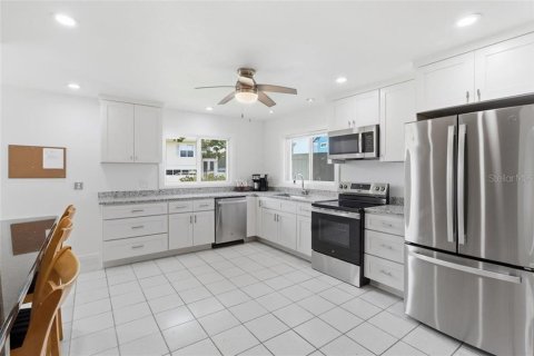 Villa ou maison à vendre à Homosassa, Floride: 5 chambres № 2404481 - photo 15