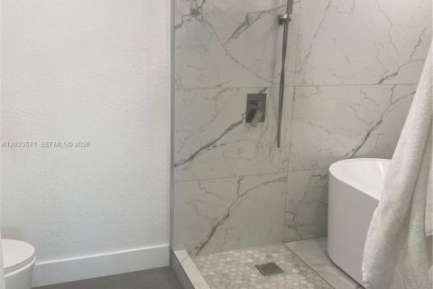 Купить таунхаус в Хайалиа, Флорида 2 спальни, 121.61м2, № 2077365 - фото 11