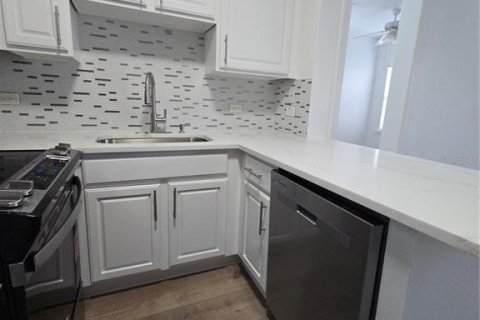 Apartamento en alquiler en Celebration, Florida, 1 dormitorio, 55.74 m2 № 1916536 - foto 3