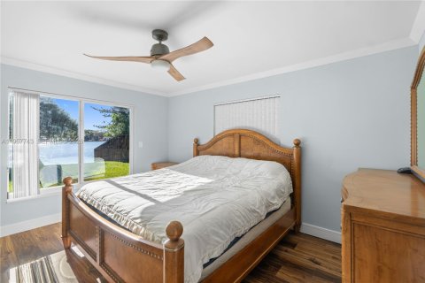 Casa en venta en Pembroke Pines, Florida, 2 dormitorios, 121.52 m2 № 2011669 - foto 24