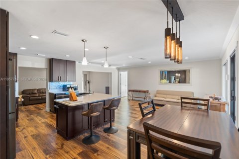 Casa en venta en Pembroke Pines, Florida, 2 dormitorios, 121.52 m2 № 2011669 - foto 19