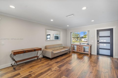 Casa en venta en Pembroke Pines, Florida, 2 dormitorios, 121.52 m2 № 2011669 - foto 10