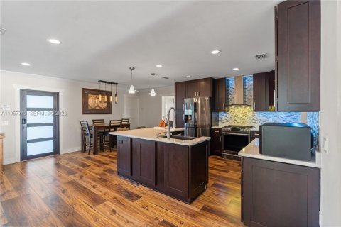 Casa en venta en Pembroke Pines, Florida, 2 dormitorios, 121.52 m2 № 2011669 - foto 18