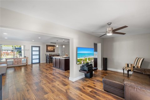 Casa en venta en Pembroke Pines, Florida, 2 dormitorios, 121.52 m2 № 2011669 - foto 11