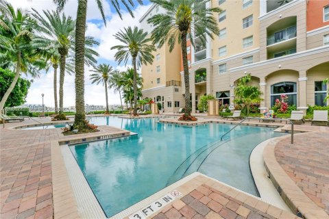 Condo in Sunny Isles Beach, Florida, 1 bedroom  № 2076143 - photo 15