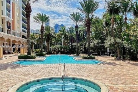 Condo in Sunny Isles Beach, Florida, 1 bedroom  № 2076143 - photo 19