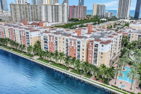 Condo in Sunny Isles Beach, Florida, 1 bedroom  № 2076143