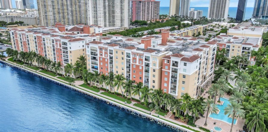 Condo in Sunny Isles Beach, Florida, 1 bedroom  № 2076143