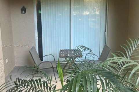 Condo in Sunny Isles Beach, Florida, 1 bedroom  № 2076143 - photo 11