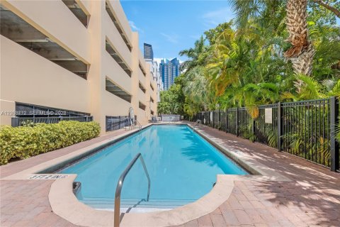Condo in Sunny Isles Beach, Florida, 1 bedroom  № 2076143 - photo 27