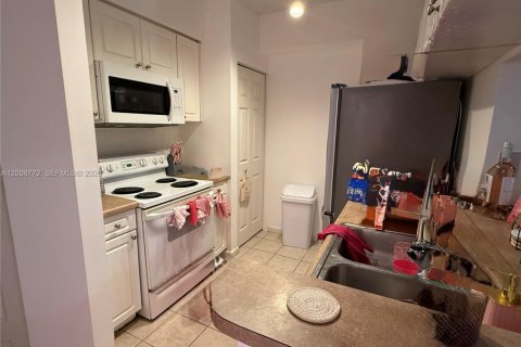 Condo in Sunny Isles Beach, Florida, 1 bedroom  № 2076143 - photo 4