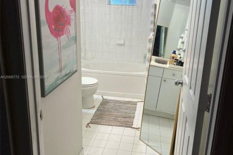 Condo in Sunny Isles Beach, Florida, 1 bedroom  № 2076143 - photo 8