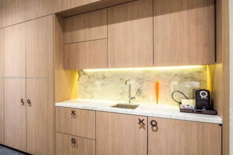 Купить кондоминиум в Майами, Флорида 64.29м2, № 2021262 - фото 4