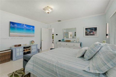 House in Miami, Florida 4 bedrooms, 221.57 sq.m. № 2241127 - photo 29