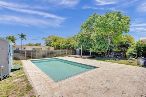 House in Hollywood, Florida 3 bedrooms, 135.45 sq.m. № 1792532 - photo 20