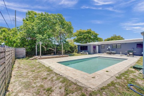 House in Hollywood, Florida 3 bedrooms, 135.45 sq.m. № 1792532 - photo 5