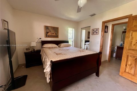 House in Lake Worth, Florida 2 bedrooms, 134.62 sq.m. № 1694697 - photo 7