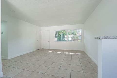Снять в аренду квартиру в Ларго, Флорида 3 комнаты, 57.6м2, № 2229941 - фото 6