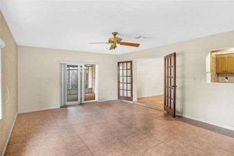 House in Saint Petersburg, Florida 2 bedrooms, 142.6 sq.m. № 1561948 - photo 26