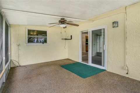House in Saint Petersburg, Florida 2 bedrooms, 142.6 sq.m. № 1561948 - photo 9