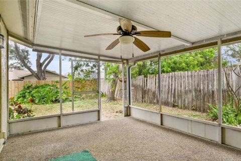 House in Saint Petersburg, Florida 2 bedrooms, 142.6 sq.m. № 1561948 - photo 10